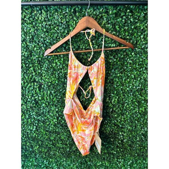 Stone Fox Riva One Piece Swimsuit NWT Sz Small - Picture 3 of 6